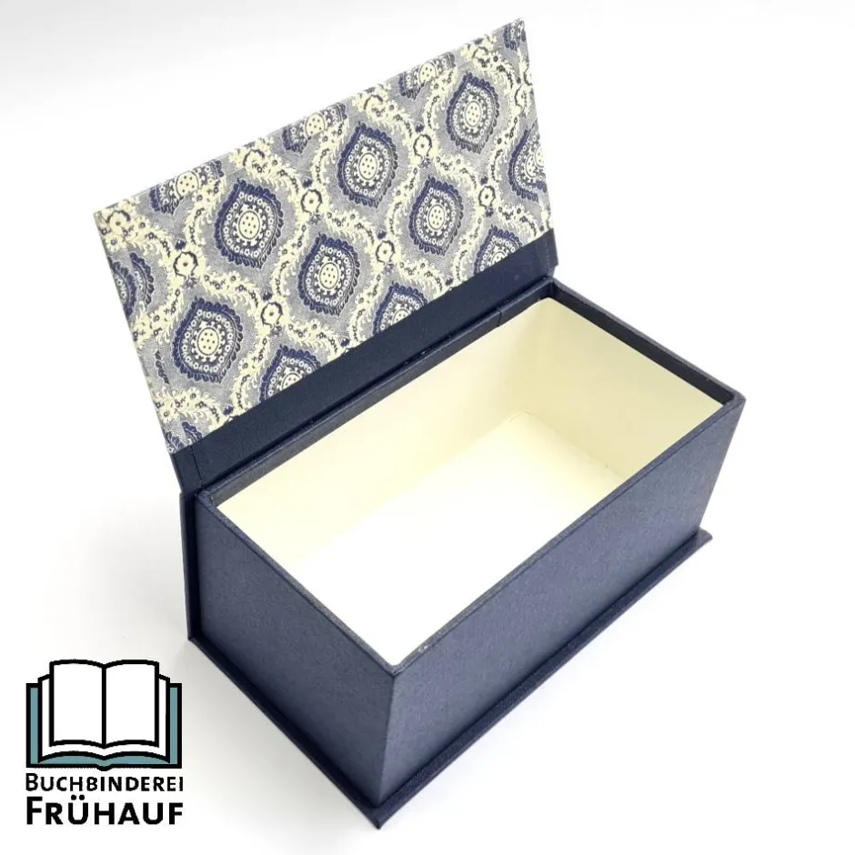 Online Buchbinderei Frühauf ABVERKAUF /// Kästchen Box Klappdeckelkasten Blau Weiß – Schmuckkasten, Utensilo & Geschenkbox