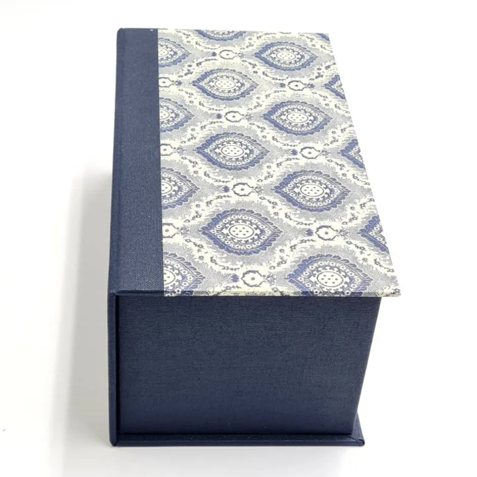 Online Buchbinderei Frühauf ABVERKAUF /// Kästchen Box Klappdeckelkasten Blau Weiß – Schmuckkasten, Utensilo & Geschenkbox