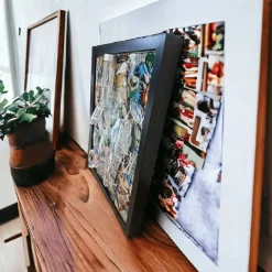 Bilderrahmen^Framepox Belvedere Vodka Wandbild – Broken Bottle Art mit Epoxidharz • Luxus Upcycled Wandkunst • Bar Deko & Geschenk für Home Ba