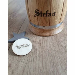 AlexandrasKreativwerkstatt Bierkrug aus massivem Eichenholz Eiche Krug Holzkrug ca. 0,5L Edelstahleinsatz, Bierliebhaber, Bierkenner