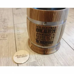 AlexandrasKreativwerkstatt Bierkrug aus massivem Eichenholz Eiche Krug Holzkrug ca. 0,5L Edelstahleinsatz, Bierliebhaber, Bierkenner