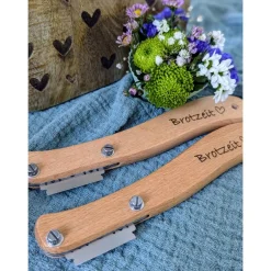 igelfabrik Brotmesser mit Griff - "Brotzeit" - Teigmesser aus Holz inkl. 5 Edelstahl Messerklingen