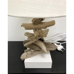 Wellenbrecher Deko Einzigartige Tischlampe aus Treibholz – Handgefertigtes Unikat mit maritimem Flair