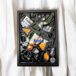 Bilderrahmen^Framepox Fanta Wandbild 3D 20x30 cm – Broken Bottle Art mit Epoxidharz – Upcycling Glas Kunst – Deko Unikat