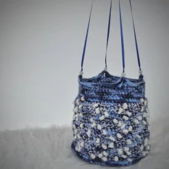 Blumentöpfe^Fun-Design Gehäkelte Blumenampel, innen mit einem eingearbeiteten festen Boden aus Kunststoff, Bändern aus Schleifenband mit Perlen