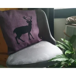 TiLuLy - Kreative Ideen Kissen mit Motiv (Farbbeispiel lila) Aufdruck Hirsch, aus Polstercanvas in 36 Farben