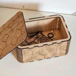 ARLUMA kleine Aufbewahrungsbox aus Holz, mit graviertem Muster, Schmuckkästchen hölzern, kleine Holzkiste, Hölzerne Geschenkver