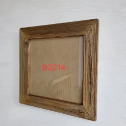 Bilderrahmen^Altholzspiegel Rustikaler Bilderrahmen 30x30 cm aus sonnenverbrannten Stadelbrettern – Handgemachter Holzrahmen mit Glas & Rückwand
