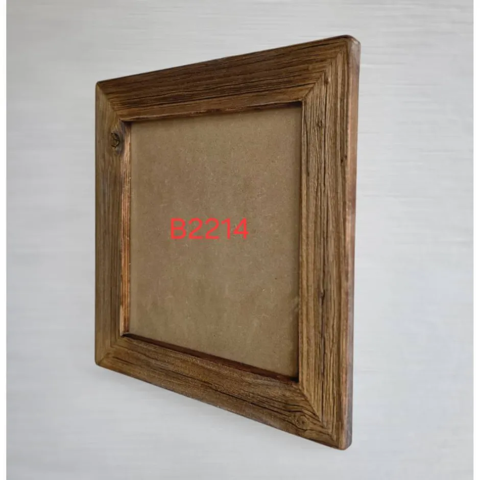 Bilderrahmen^Altholzspiegel Rustikaler Bilderrahmen 30x30 cm aus sonnenverbrannten Stadelbrettern – Handgemachter Holzrahmen mit Glas & Rückwand