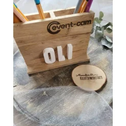 AlexandrasKreativwerkstatt Stiftehalter, Geschenk Firmenstart, Laser, Stiftehalter aus Holzklötzchen, Schreibtisch, Einschulungsgeschenk, Logo