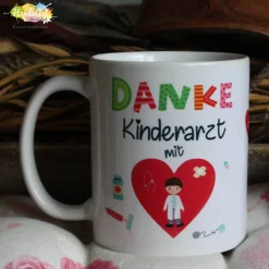 Becher & Tassen^HandsArt Handarbeit Tasse - DANKE Kinderarzt mit Herz