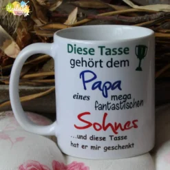 Becher & Tassen^HandsArt Handarbeit Tasse - Diese Tasse gehört dem Papa - Sohn