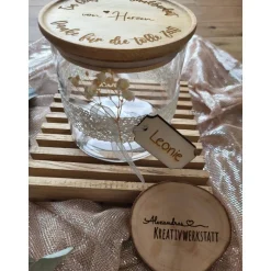 AlexandrasKreativwerkstatt Vorratsglas mit Holzdeckel, personalisiert, Geschenk Abschied Erzieher/Erzieherin, Lehrerin, Dankeschön, Hebamme, Tagesm