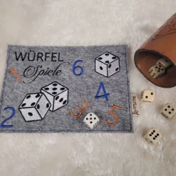 Alitsches Kreativeckchen Würfel-Teppich aus Filz / Würfelunterlage/ Mug Rug